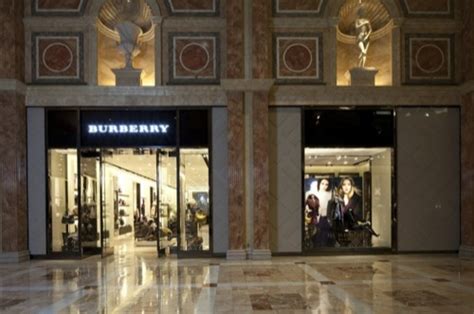 burberry store las vegas nv.